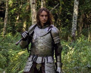 un chevalier en armure dans une foret