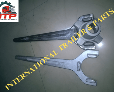 Locking Spanner for Twist Lock
