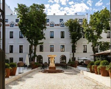 Hotel Colon Cran Melia -Luxury Boutique Hotel Courtyard.