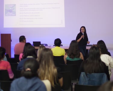 Nati Bazan dando clases de Marketing Digital