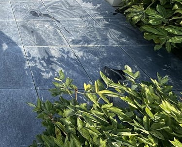 Terrasse carrelée terminée à Bruay-la-Buissière par Carréno, artisan carreleur