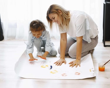 Parents Side – activité créative et moment complice entre enfant et adulte, symbole de bienveillance