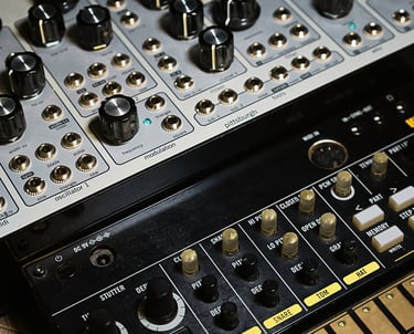 SU Sonic Music Production Studio. Gear