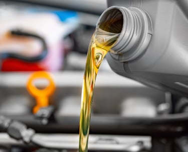 Serviço de troca de óleo realizado com especificação do fabricante em oficina mecânica de São José d