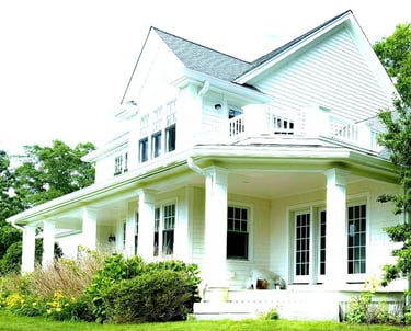 white-exterior-painted-by-michael-cummings-painting-marshfield-overlooking-humarock-