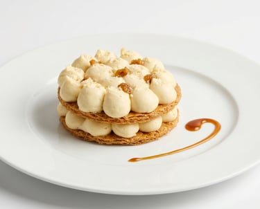 Mille-feuille caramel signature : pâte feuilletée, crème vanille et caramel, pâtisserie française