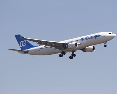 Fotografía de un avión del constructor aeronáutico Airbus de la compañía aérea Air Europa