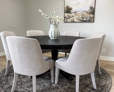 round table staging house