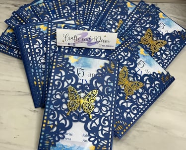 Invitaciones físicas de XV años