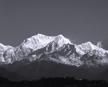 A monochrome picture of the great Kangchenjunga .