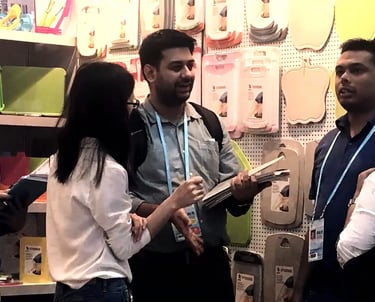 The company's booth at the exhibition attracted many visitors