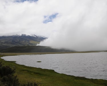 Limpiopungo Lagoon