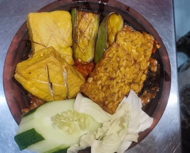 Nasi 3T (Tahu, Tempe, Terong) Penyet
