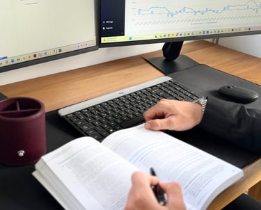 Expert comptable en train de travailler