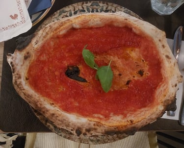 Pizza Marinara bei Pizzeria Napoli, Novalja, Kroatien