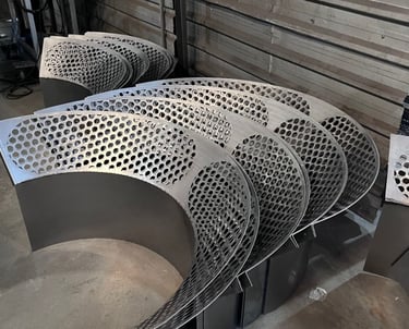 Oferecemos soluções em corte de chapas e deformação de chapas para projetos industriais.