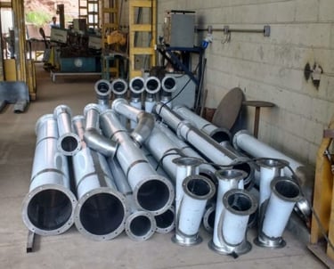 Descubra nossa expertise em projetar e fabricar componentes de caldeiraria, incluindo chapas dobrada