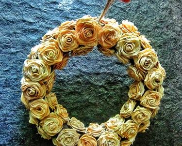 Circle rose bridal from natural corn husk 