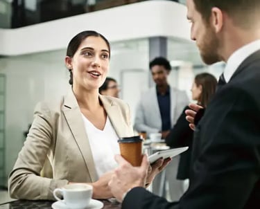 contact collaborateurs autour d'un café