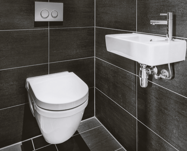 Commercial washroom cleaning and sanitation services in Durham Region