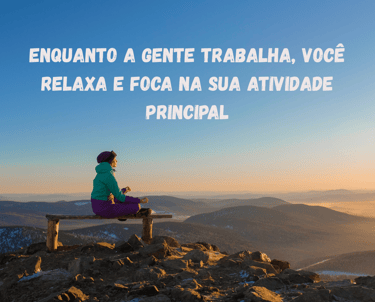 Imagem de uma pessoa meditando, com uma frase escrita na parte superior.