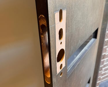 instalación profesional de cerradura inteligente ipm016 ipsum colombia