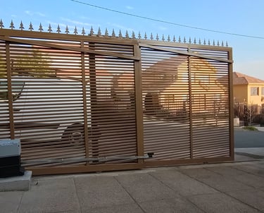 Portón telescópico desnivel