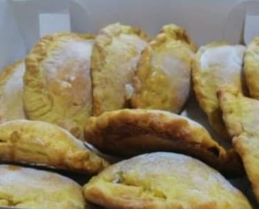 empanada de pollo carne champiñones pasteleria queti lima
