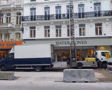 Camion et lift en fonctionnement