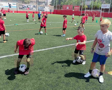 Masterclass de freestyle fútbol para niños con freestylers profesionales de Pro Play Agency