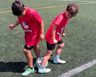 Taller de fútbol freestyle con Pro Play, aprendiendo trucos y habilidades con balón