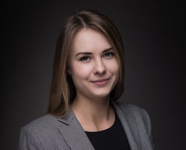 Professionelles Business-Portrait einer Frau im Blazer – Bewerbungsfoto aus dem Fotostudio Chur