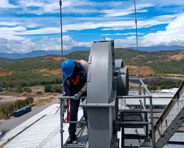 Instalación de pararrayos para protección eléctrica