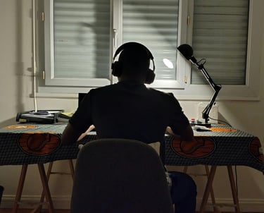 שיתוף בשגרת שכוללת מקלחת חמה, ארוחה, פעילות גופנית, עבודה על המחשב ומדיטציה