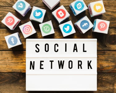 Správa sociálních sítí a tvorba obsahu pro Instagram a Facebook.