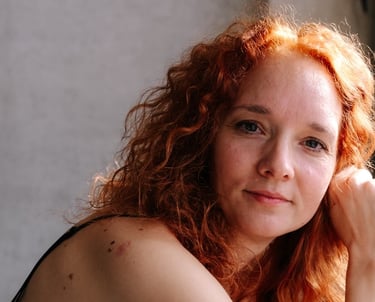 Lenka Zmeškalová – transformační koučka, NLP a EOV praktik a zakladatelka kouc40.