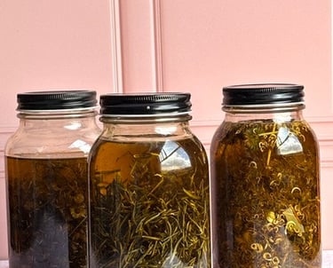 Aceites Puros de olivo macerado con flores secas