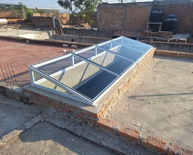 "Domo con inclinación para desagüe pluvial eficiente