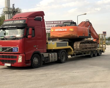 İş makinesi parkurundan şantiyeye güvenli hitachi ağır yük taşıma
