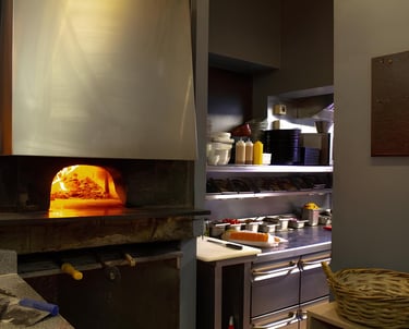 Photo du four a pizza et de la cuisine 