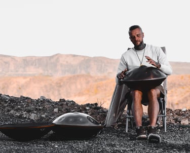 seamusthefreenomad playing handpan
