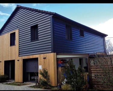 👉 Maison avec bardage moderne bois et façade contemporaine