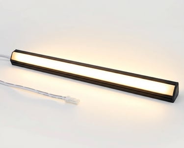 Perfil de aluminio montado con difusor de alta calidad para luz homogénea.