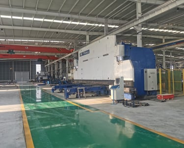 100000 tons Hydraulic bending workshop of truck crane vendor