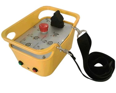 Single-ratio wireless remote control for truck crane
