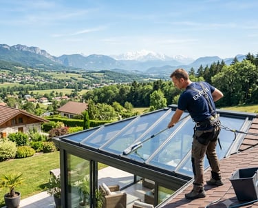 Nettoyage véranda vitres et panneaux solaires à Sauverny