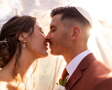 mariés sous un voile