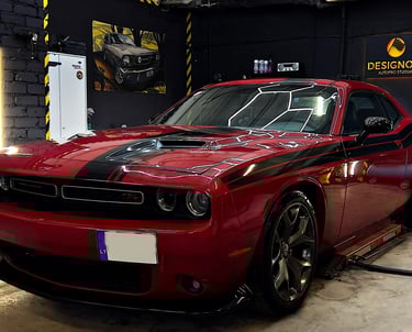  Lipdukų/reklamos gamyba, klijavimas Pavienių detalių kaip chromai, apdailos, langų apvadai, stogas,