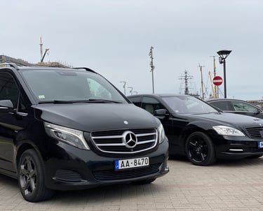 a black mercedes benz benz benz benz benz benz benz benz benz benz benz benz benz