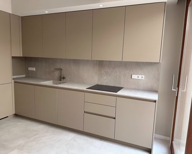 Reforma integral de cocina en Mallorca con diseño funcional y materiales de primera calidad